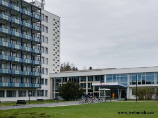 Jaro v Třeboni, v parku u Aurory